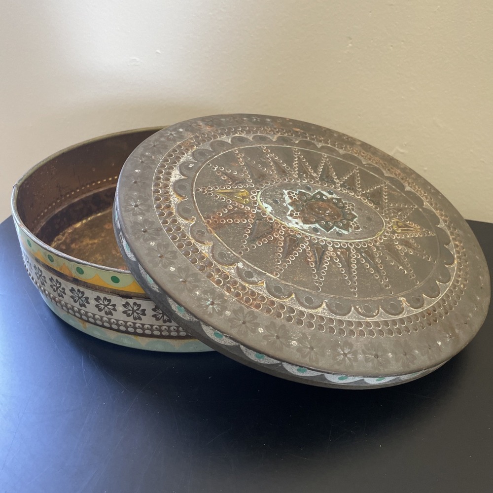 Vintage oval shape embossed Tin Box Pantry Storage Painted‎ Texture Copper Lid